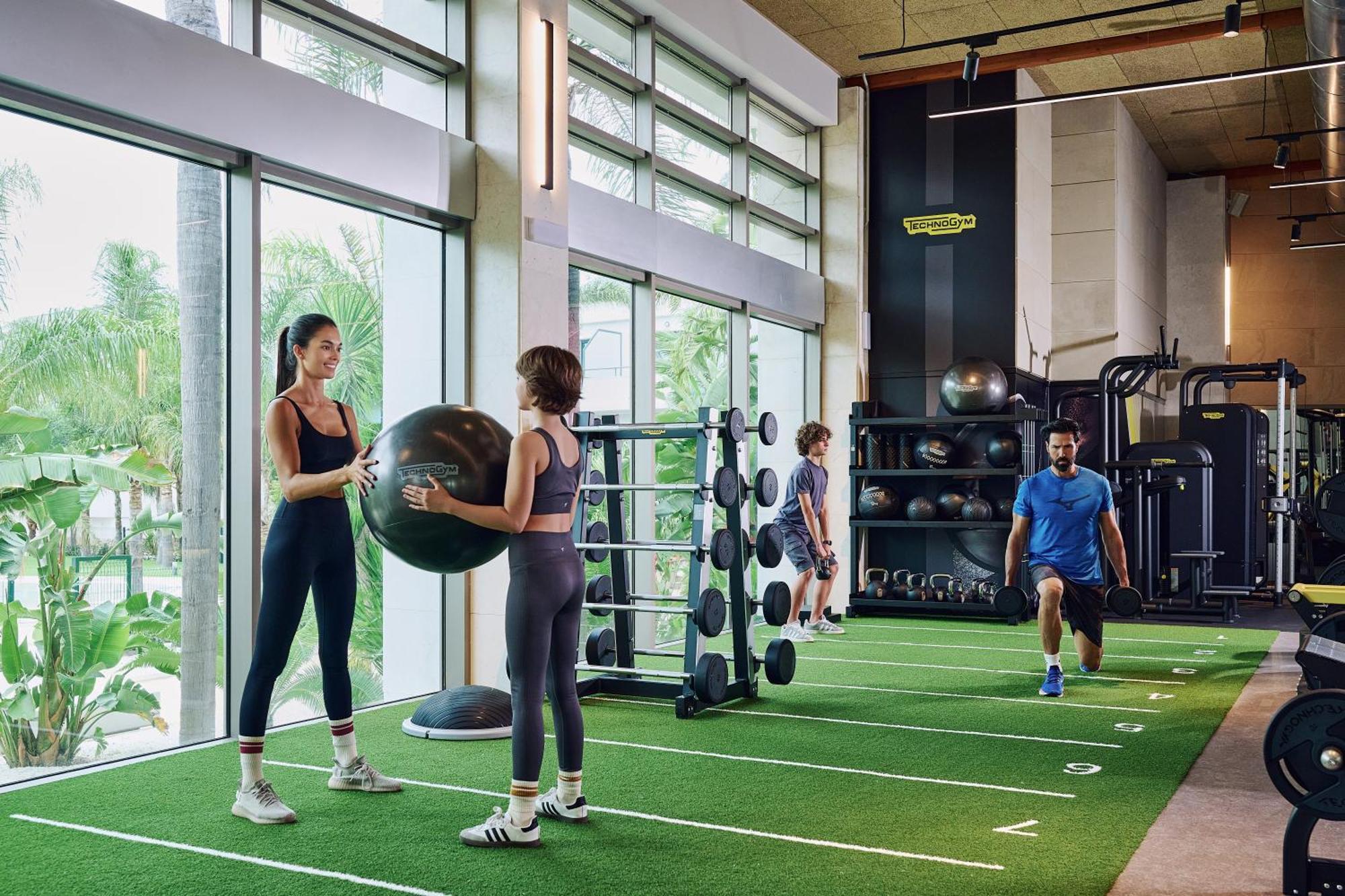 ホテル Calderona Wellness ベテラ エクステリア 写真
